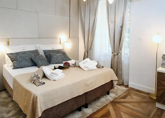 Garden Luxury Rooms